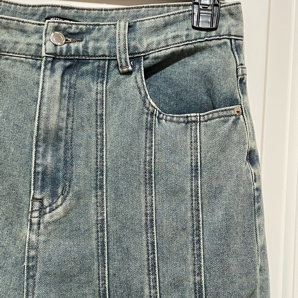 Pretty Little Thing Sz 6 Tall Vintage Wash High Waist Seam Detail 9.5” Leg Jeans - Picture 5 of 12
